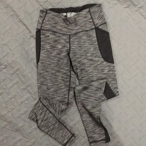 Victoria’s Sport Pocket legging